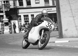 Images Dated 22nd December 2016: Brian Setchell (Norton) 1960 Junior TT