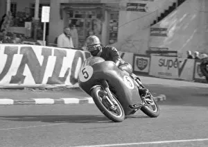 Images Dated 23rd June 2021: Brian Smith (Matchless) 1966 Senior Manx Grand Prix