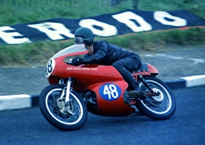 Images Dated 22nd March 2018: Brian Steenson (Aermacchi) 1968 Junior TT