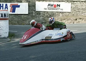 Images Dated 23rd October 2019: Bruce Moore & Guy Lowe (Shellbourne Yamaha) 1992 Sidecar TT