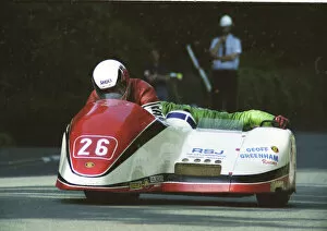 Images Dated 23rd October 2019: Bruce Moore & Guy Lowe (Shellbourne Yamaha) 1992 Sidecar TT