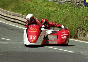 Images Dated 7th January 2018: Bruce Moore & Mick Kneale (RSJ Greenham Kawasaki) 1995 Sidecar TT