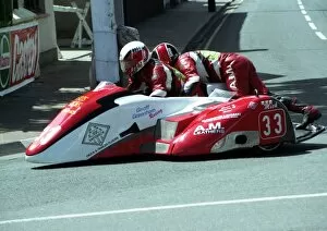 Bruce Moore Gallery: Bruce Moore & Mick Kneale (RSJ Greenham Kawasaki) 1995 Sidecar TT