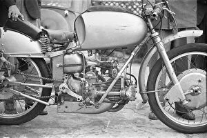 Images Dated 4th April 2021: Bruno Ruffos Guzzi, 1949 Lightweight Ulster Grand Prix