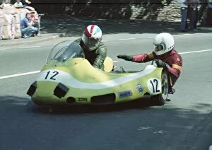 Bryan Hargreaves Gallery: Bryan Hargreaves & Colin Hardman (Kawasaki) 1982 Sidecar TT