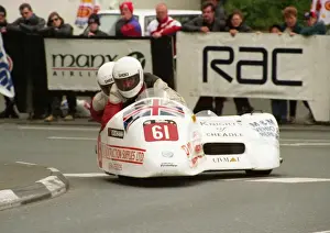 Bryan Pedder & Mark Adams (Shellbourne Honda) 1998 Sidecar TT