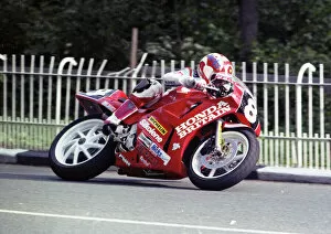Carl Fogarty Gallery: Carl Fogarty at Braddan Bridge: 1990 Supersport 400 TT