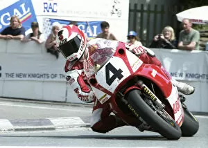 Images Dated 23rd October 2019: Carl Fogarty (Yamaha) 1992 Formula One TT
