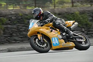 Carl Roberts (Triumph) 2009 Junior Manx Grand Prix