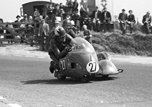 Charlie Freeman Gallery: Charlie Freeman & Keith Scott (Norton) 1967 Sidecar TT
