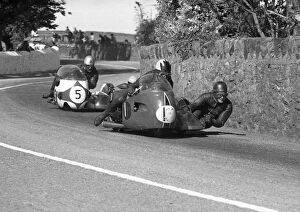Images Dated 22nd July 2016: Charlie Freeman & ? (Norton), Nigel Mead & ? (Triumph) 1966 Southern 100
