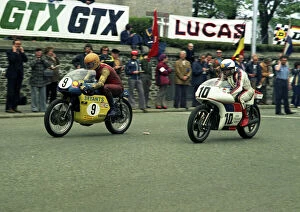 Dave Croxford Gallery: Charlie Sanby (Triumph) and Dave Croxford (John Player Norton) 1974 Formula 750 TT