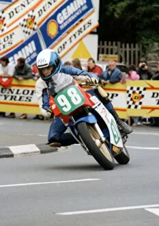 Images Dated 26th January 2019: Chris Faulkner (Yamaha) 1989 Supersport 400 TT