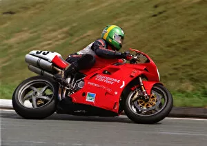 Images Dated 14th March 2019: Chris McGahan (Ducati) 2002 Formula One TT