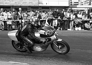 Images Dated 18th December 2017: Chris Moorhouse (Yamaha) 1975 Junior Manx Grand Prix