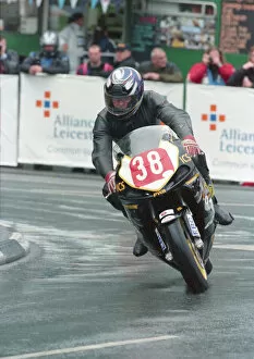 Images Dated 17th May 2021: Chris Petty (Suzuki) 2000 Production TT