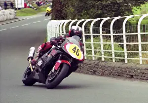 Chris Wedgwood (Suzuki) 2002 Senior Manx Grand Prix