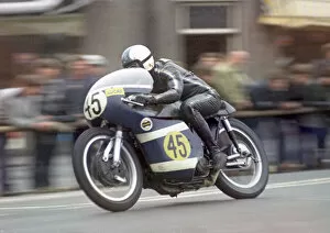 Images Dated 23rd January 2021: Clive Brown (Norton) 1971 Senior TT