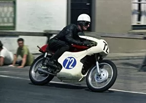 Images Dated 9th August 2016: Clive Hunt (Aermacchi) 1967 Junior TT
