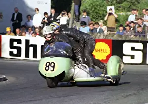 Colin Bird & Dane Rowe (Norton) 1968 750cc Sidecar TT