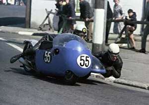Images Dated 19th November 2018: Colin Golesworthy & Peter Rutterford (Triumph) 1967 Sidecar TT