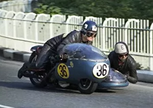 Images Dated 13th December 2016: Colin Hornby & Mike Griffiths (Rumble BSA) 1969 750 Sidecar TT