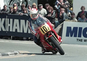 Images Dated 3rd November 2020: Colin Parker (Kawasaki) 1985 Senior TT