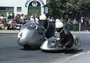 Images Dated 27th November 2015: Colin Seeley & Roy Lindsay (BMW) 1967 Sidecar TT