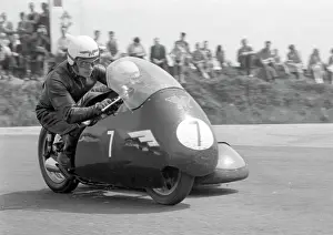 Colin Seeley & Wally Rawlings (Matchless) 1962 Sidecar TT