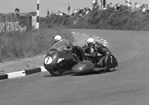 Images Dated 28th September 2013: Colin Seeley & Wally Rawlings (Matchless) 1962 Sidecar TT