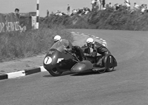 Images Dated 28th September 2013: Colin Seeley & Wally Rawlings (Matchless) 1962 Sidecar TT