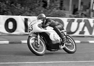 Images Dated 3rd February 2017: Colin Wray (Norton) 1966 Senior Manx Grand Prix