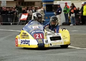 Images Dated 8th January 2018: Conrad Harrison & Carl Kirwin (Ireson Yamaha) 1996 Sidecar TT