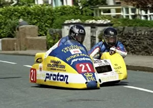 Images Dated 8th January 2018: Conrad Harrison & Carl Kirwin (Windle Yamaha) 1996 Sidecar TT