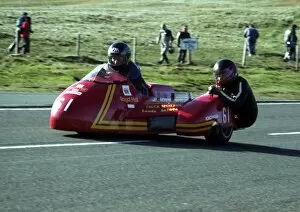 Images Dated 6th January 2018: Conrad Harrison & Carl Kirwin (Yamaha) 1994 Sidecar TT