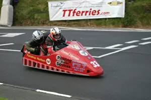 Images Dated 4th June 2005: Conrad Harrison & Dan Toone (DMR Honda) 2005 Sidecar TT