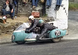 Images Dated 27th March 2022: Bill Cooper & D B Argent (WEC) 1970 500 Sidecar TT