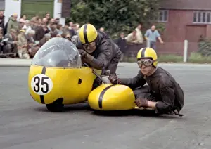 Bill Copson & Harvey Sunderland (BSA) leaves Parliament Square: 1965 Sidecar TT