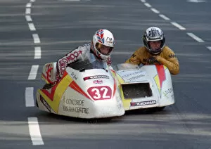 Images Dated 29th April 2020: Bill Crook & Lee Patterson (Jacobs FZR) 1996 Sidecar TT