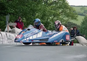Bill Currie & Dickie Gale (Windle Yamaha) 2000 Sidecar TT