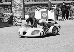 Images Dated 7th April 2022: Bill Currie & F Haslam (Weslake) 1972 500 Sidecar TT