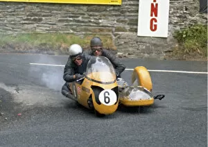 Images Dated 15th March 2021: Bill Currie & Keith Scott (GSM Weslake) 1971 500 Sidecar TT