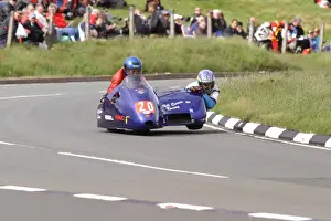 Bill Currie & Philip Bridge (Windle Yamaha) 2004 Sidecar TT