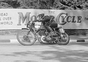 Images Dated 3rd August 2016: D A Gadd (Norton) 1951 Senior Clubman TT