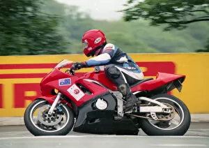 Images Dated 3rd July 2020: Damien Brady (Yamaha) 2002 Production 600 TT