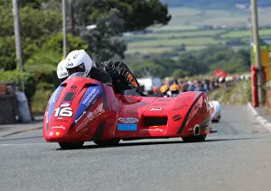 Images Dated 14th July 2021: Darren Hope & Lenny Bumfrey (DMR Suzuki) 2019 Southern 100