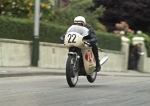 Darryl Pendlebury Gallery: Darryl Pendlebury (Triumph) 1971 Production TT