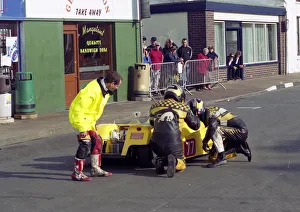 Images Dated 3rd May 2018: Dave Alcock & Dave Gledill (Shelbourne) 2000 Sidecar TT