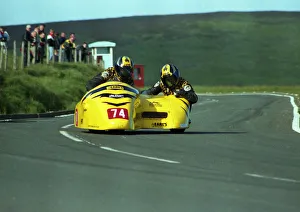 Images Dated 3rd May 2018: Dave Alcock & Dave Gledill (Shelbourne) 1999 Sidecar TT