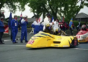 Dave Alcock & Dave Gledill (Shelbourne) 2000 Sidecar TT